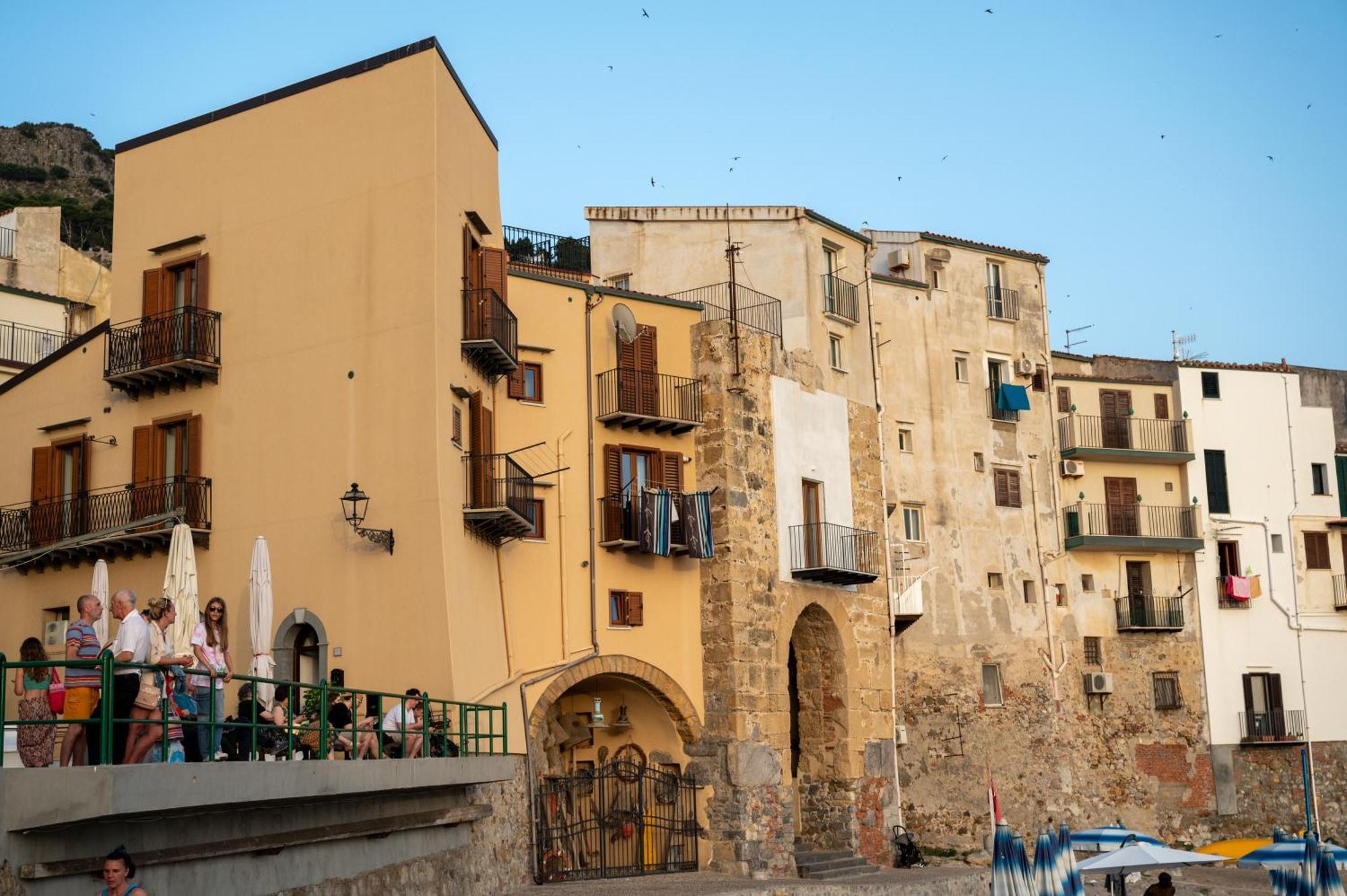 Casa Vacanze Tramonto Alla Marina Cefalu Exterior photo