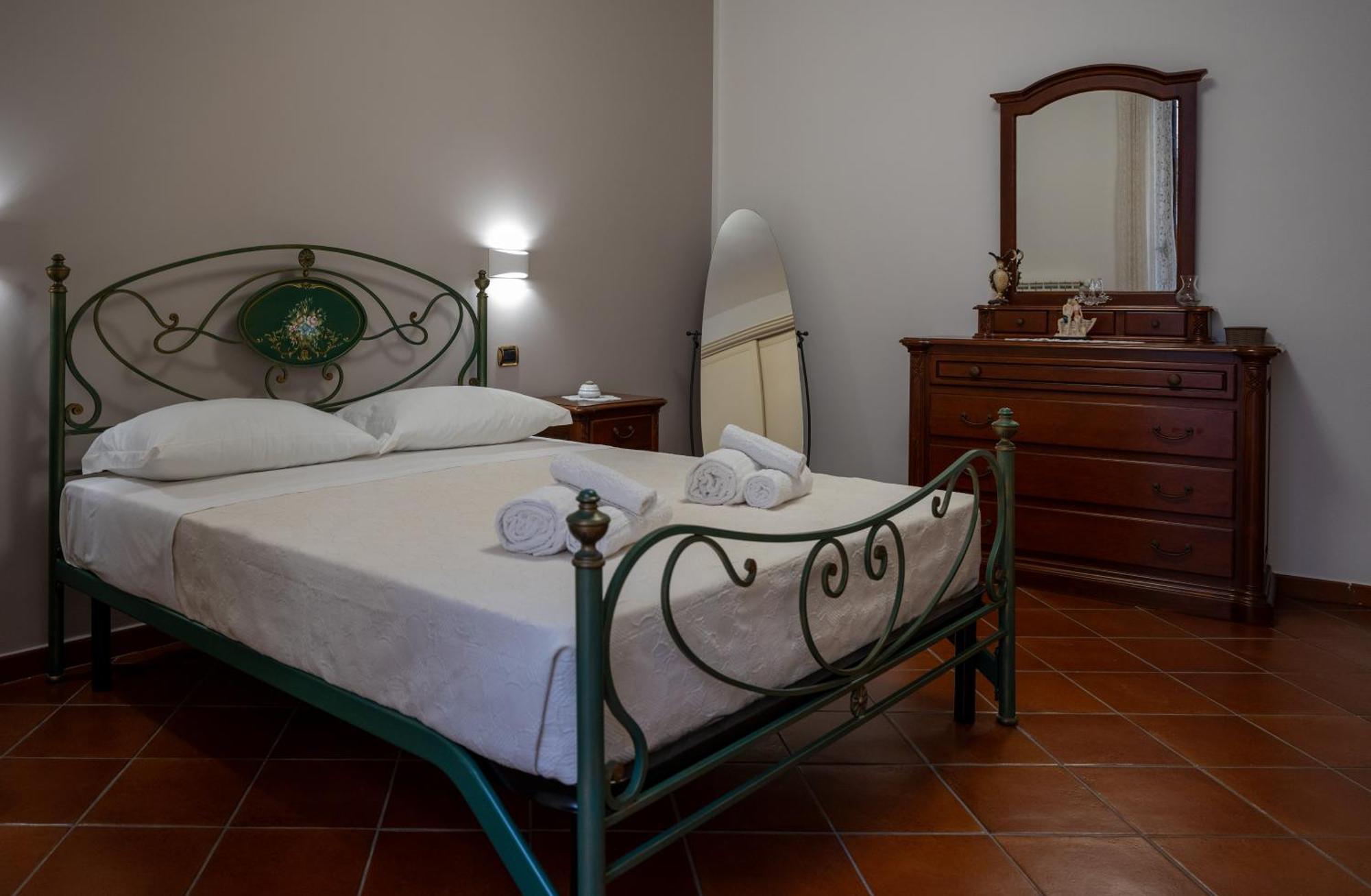 Casa Vacanze Tramonto Alla Marina Cefalu Exterior photo