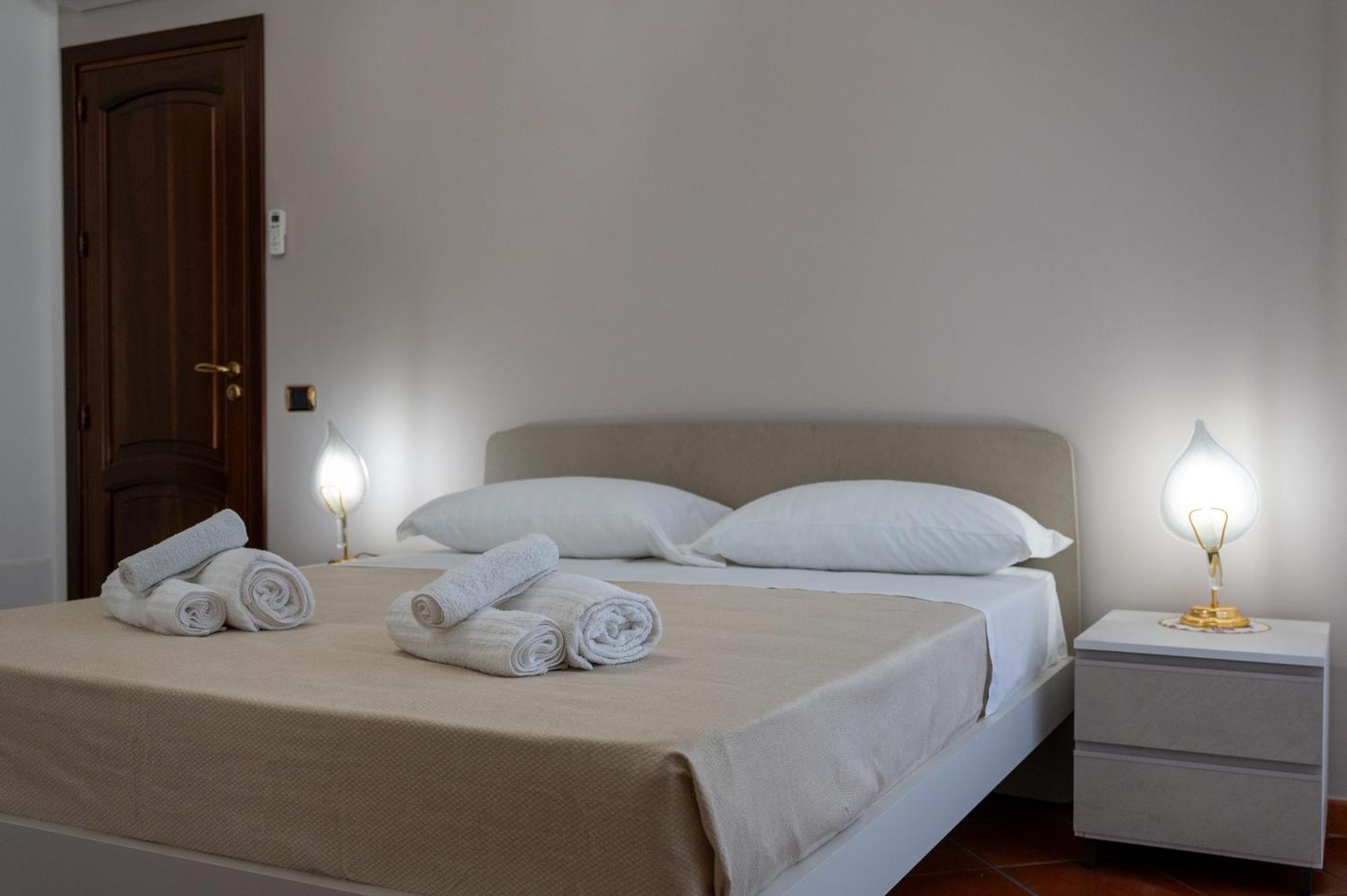 Casa Vacanze Tramonto Alla Marina Cefalu Exterior photo