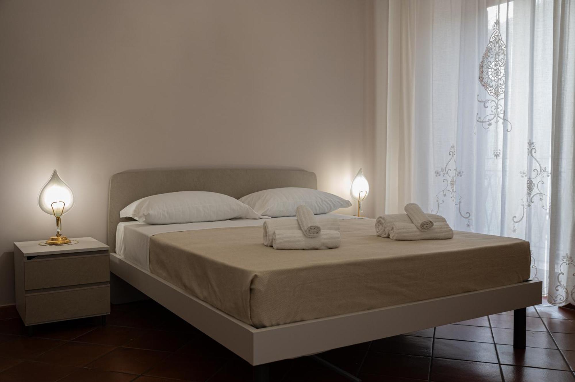 Casa Vacanze Tramonto Alla Marina Cefalu Exterior photo