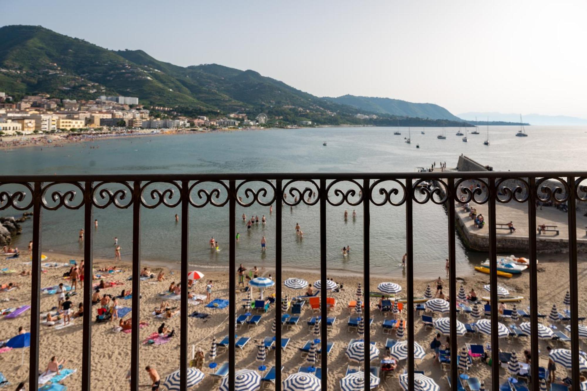 Casa Vacanze Tramonto Alla Marina Cefalu Exterior photo